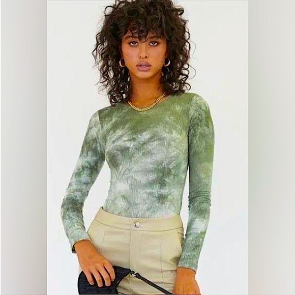 🌾 Princess Polly Lorde Bodysuit size L - Picture 3 of 7